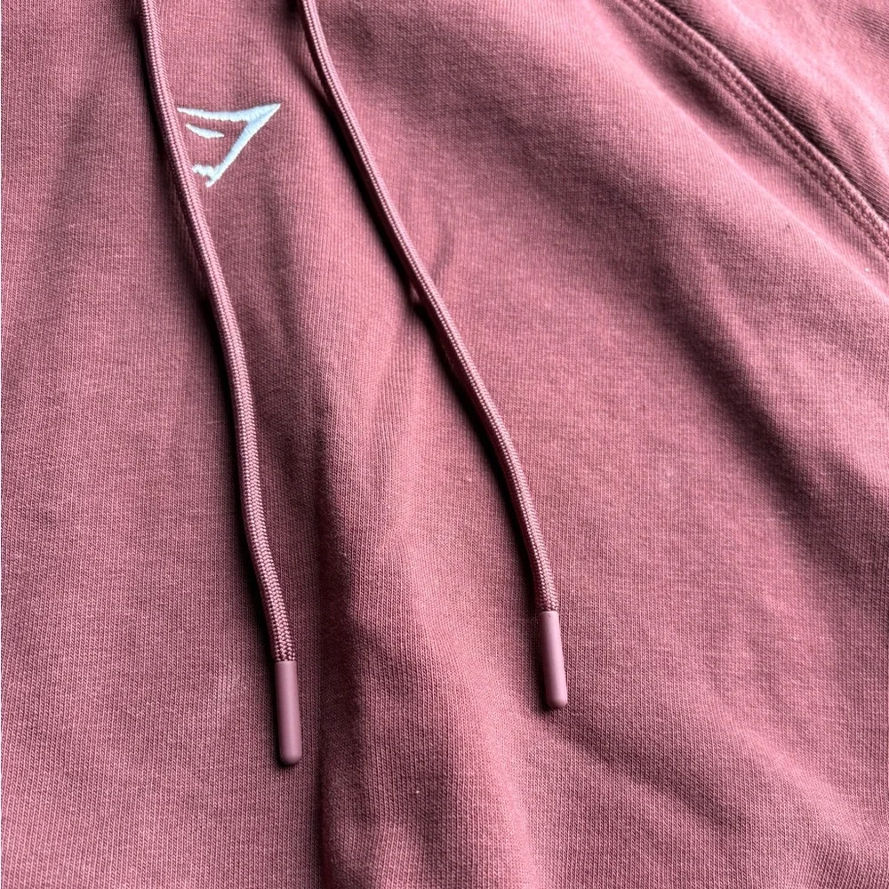 Gymshark Women's Maroon Cropped Hoodie - Picture 2 of 9